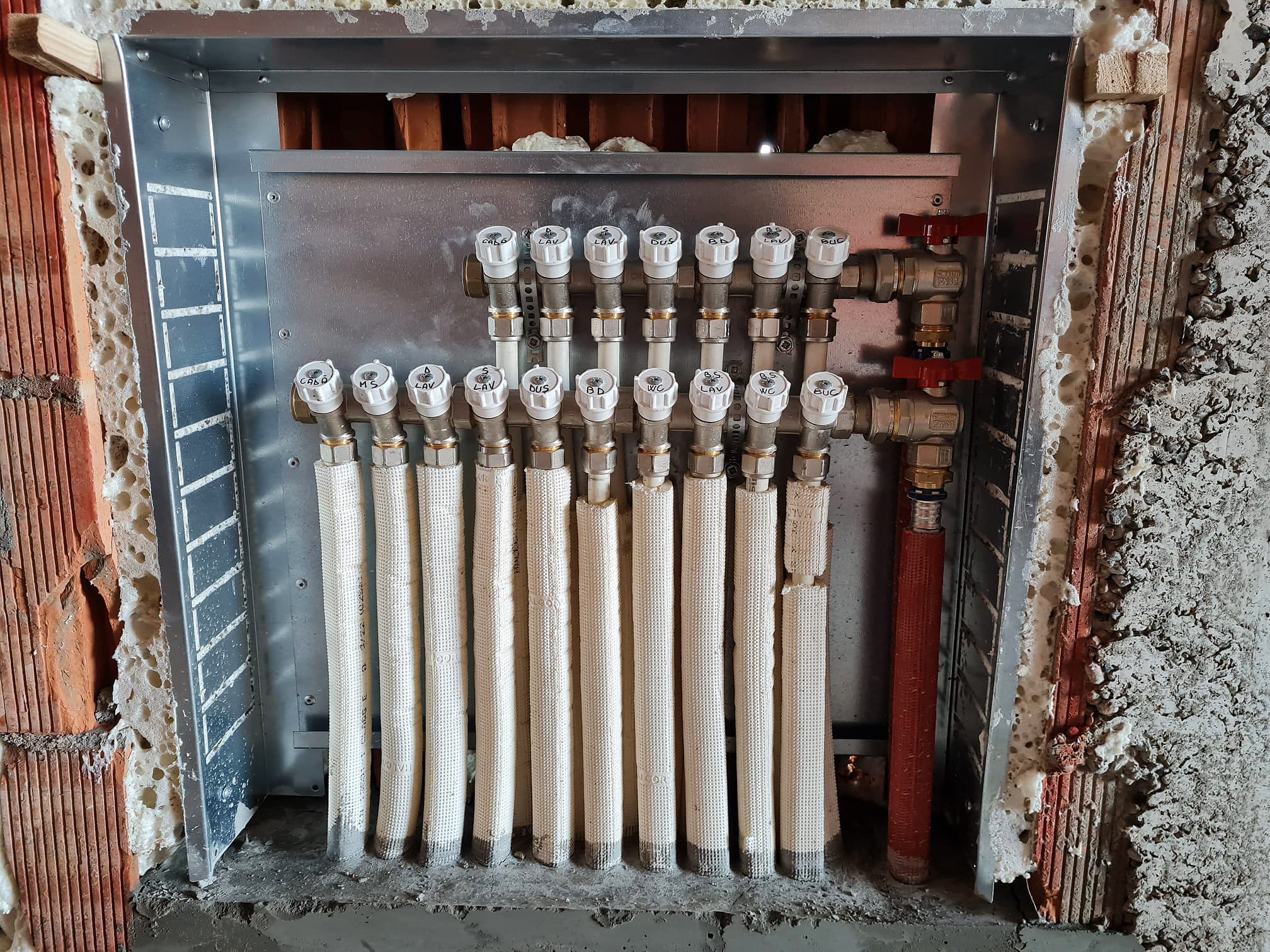 Încălzire în Pardoseală: Soluția Perfectă pentru Confort și Eficiență Energetică